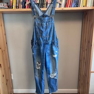 Abercrombie & Fitch cropped overalls